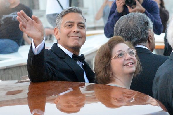 Džordž Kluni sa svojom sestrom Adelijom Adom Zajdler na svom venčanju u Veneciji 2014. godine