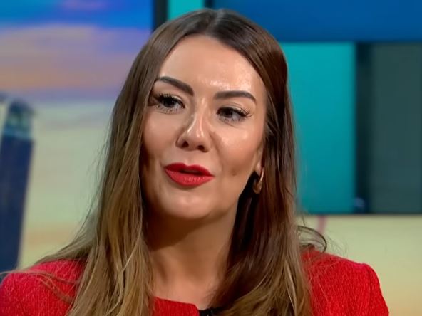 2026-01-16 09_22_02-Tinder Conman Scammed Over £200,000 From Victims - YouTube.png