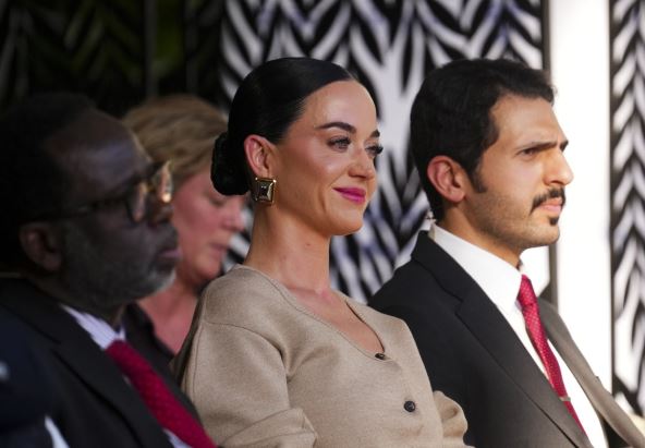 Kejti Peri u Davosu 2026