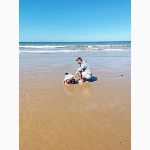 Georgina Hejvud- njen muž sa detetom