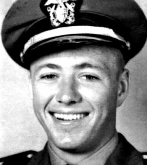 dzejms-linger (3).png