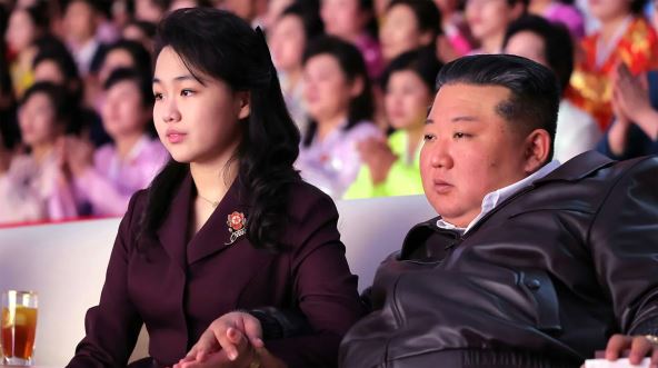 Kim Džong Ju sa ćerkom