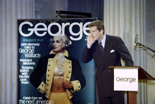 Džon Kenedi Mlađi odgovara novinarima