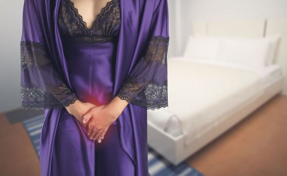 PROBLEM IMA SVAI TRECI COVEK   stock-photo-women-in-silk-nightgown-are-menstruating-at-night-people-with-urinary-bladder-problem-concept-677916469.jpg