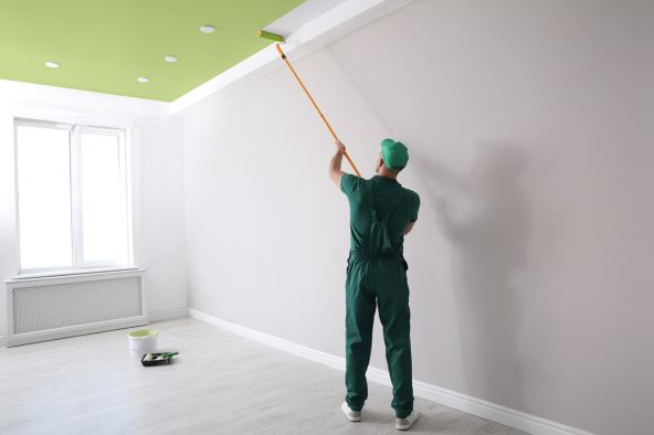 PLAFONI  stock-photo-man-painting-ceiling-with-green-dye-indoors-2631439423.jpg