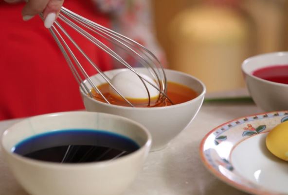 Farbanje jaja žicom