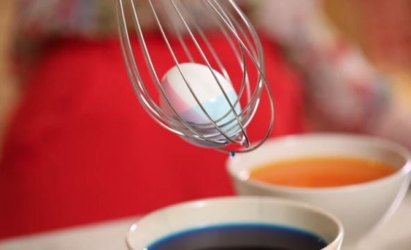 Farbanje jaja žicom