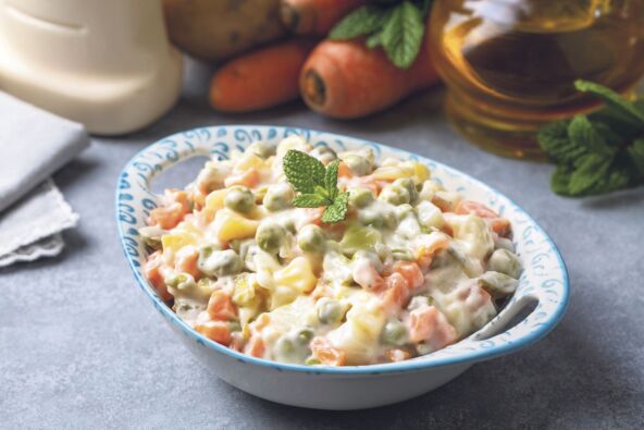 RUSKA SALATA  stock-photo-russian-salad-olivier-with-mayonnaise-and-egg-served-turkish-name-rus-salatasi-2259750707.jpg