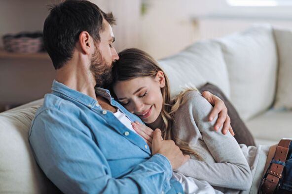BUDITE JEDNO DRUGOME PODRSKA  stock-photo-young-affectionate-couple-enjoying-together-while-man-is-kissing-his-girlfriend-in-head-1566955972.jpg
