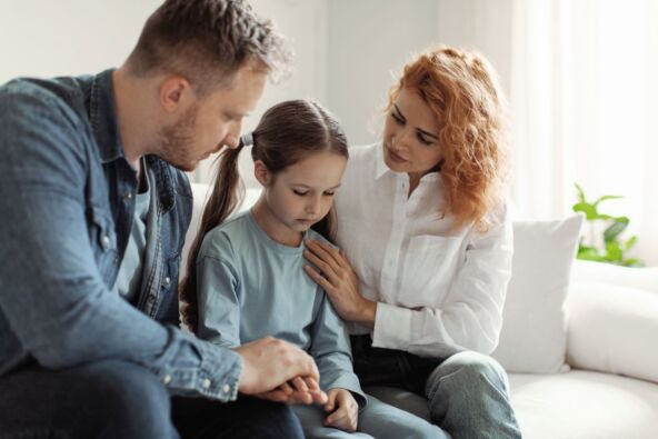 STA NAKON KONFLIKTA  stock-photo-girl-sitting-between-her-parents-on-couch-looking-sad-father-holding-her-hand-for-support-while-2764601227.jpg
