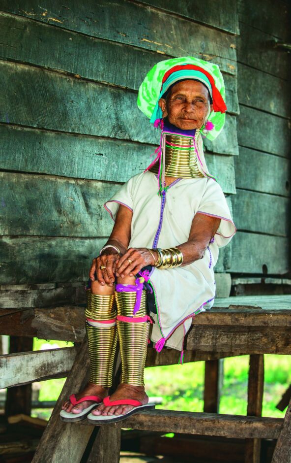 GLAVNA  stock-photo-padaung-kayan-people-myanmar-february-old-padaung-woman-in-traditional-dress-and-1561067144.jpg
