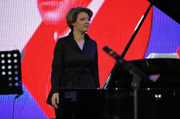 Polina Osetinskaya pijanistkinja na koncertu