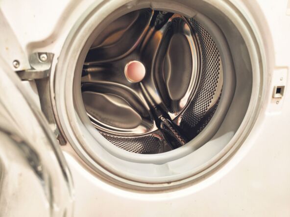 BLISTAVO CIST BUBANJ MASINE ZA VES  stock-photo-the-inside-of-a-washing-machine-drum-reveals-a-shiny-clean-surface-and-intricate-design-used-for-2593717811.jpg