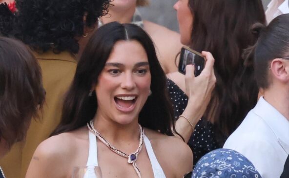 Dua Lipa.jpg