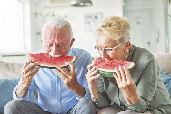NEDOVOLJNA HIDRATACIJA  stock-photo-portrait-of-a-happy-senior-couple-embracing-eating-watermelon-and-having-fun-at-home-2626560221.jpg