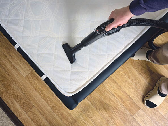 DUBINSKO CISCENJE   stock-photo-top-view-a-man-disinfecting-mattress-with-vacuum-cleaner-in-bedroom-selective-focus-2641446197.jpg