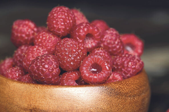 MALINE   stock-photo-harvested-red-ripe-raspberries-in-the-kitchen-using-red-raspberries-for-cooking-and-making-desserts-2292148967.jpg