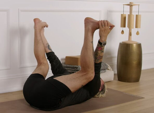 Printscreen / Youtube / YogaRenew.png