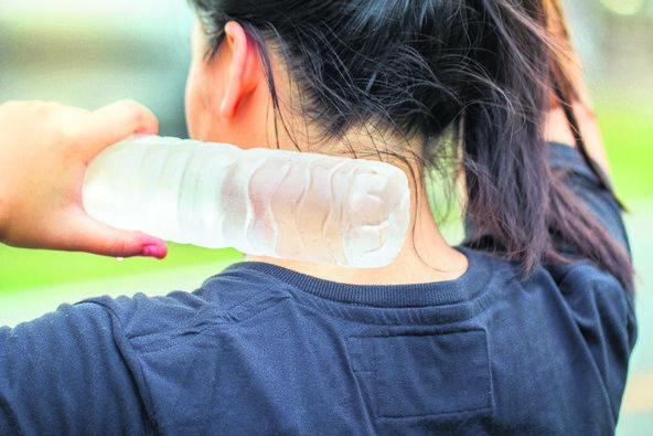 HLADITE PREGIBE   stock-photo-to-compress-the-neck-with-cold-water-drinking-water-after-workout-633917639.jpg