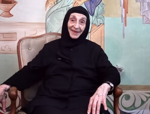 monahinja-ana4.png
