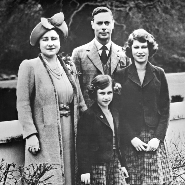 kraljica-elizabeta-i-princeza-margaret (3).jpg
