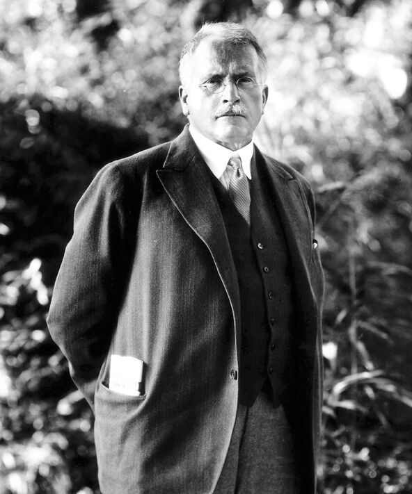 karl-gustav-jung (2).jpg