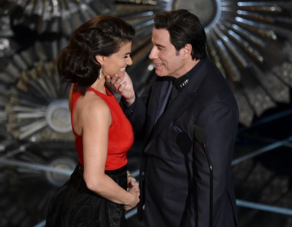 idina-menzel-i-dzon-travolta.jpg