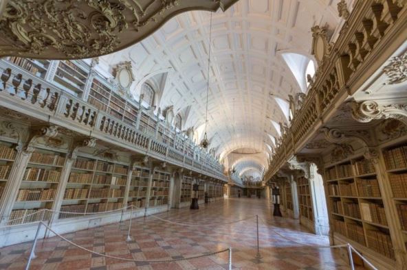 biblioteka-u-portugalu.jpg