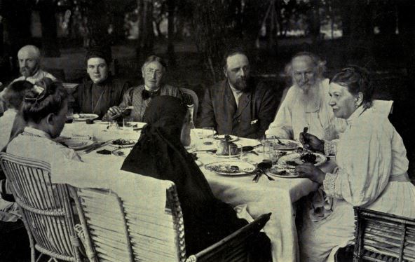 tolstoy-family-circle-at-yasnaya-polyana.jpg