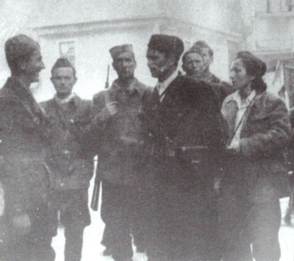 tito-i-davorjanka-u-jajcu-septembra-1942.jpg