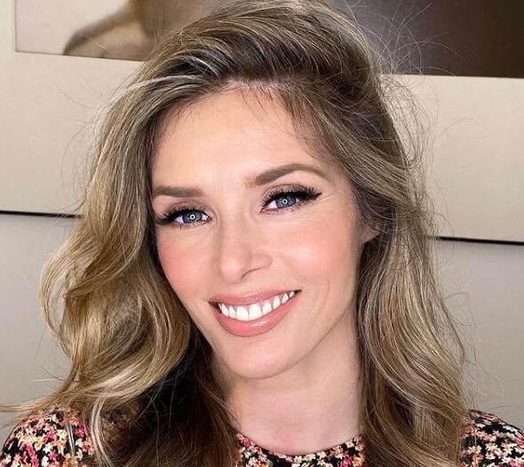 leona-paraminski.jpg