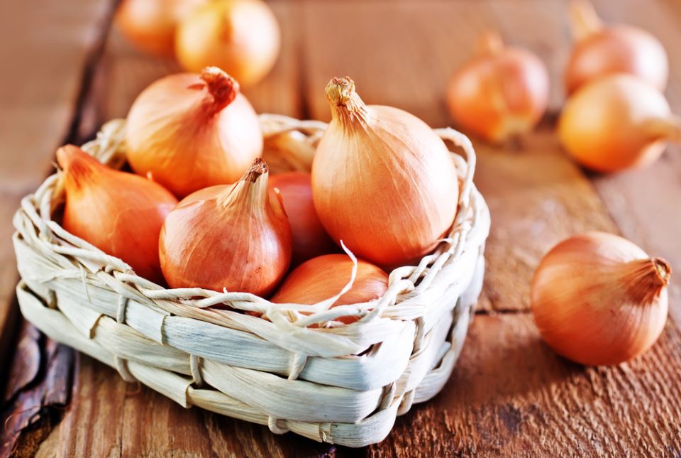 RUSKA NUTRICIONISTKINJA UPOZORAVA: Ako bolujete od OVIH bolesti, morate izbegavati crni luk!