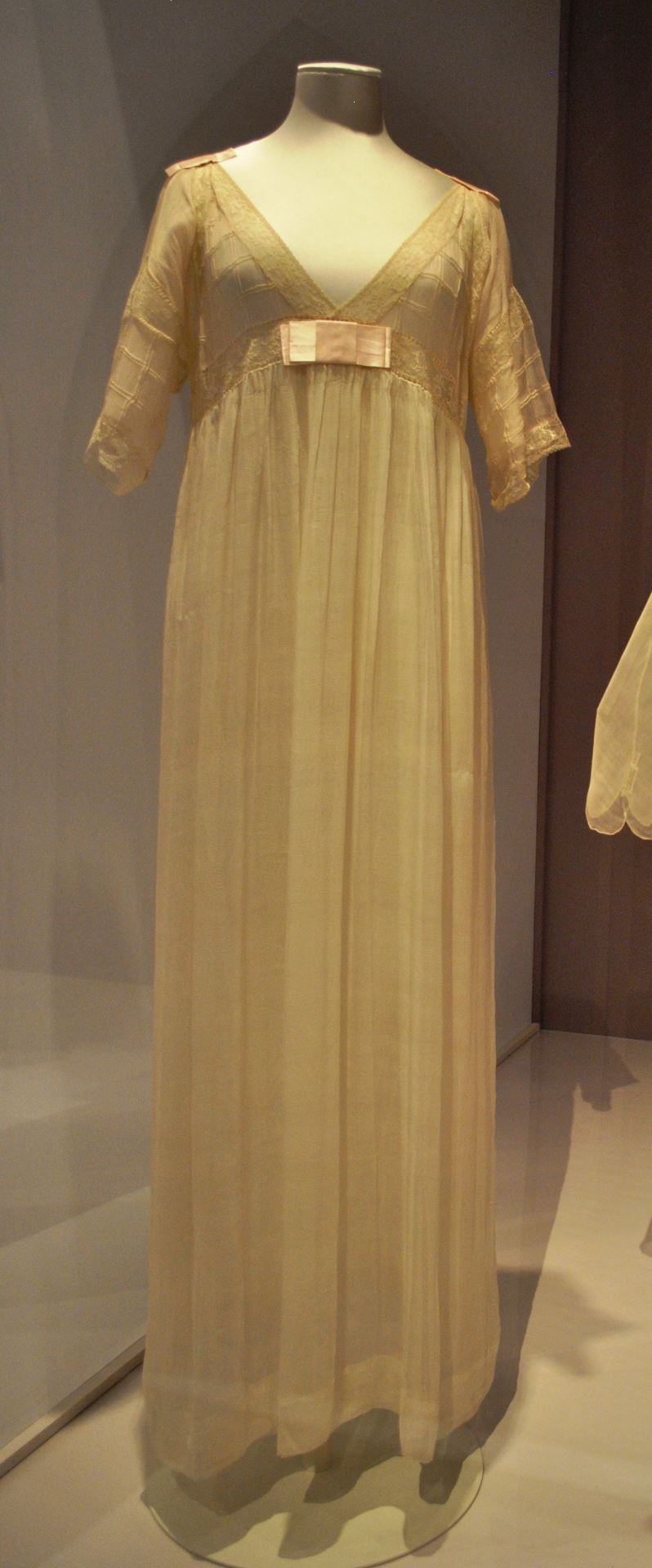 nightgown-by-lucile-lucy-lady-duffgordon-1913.jpg