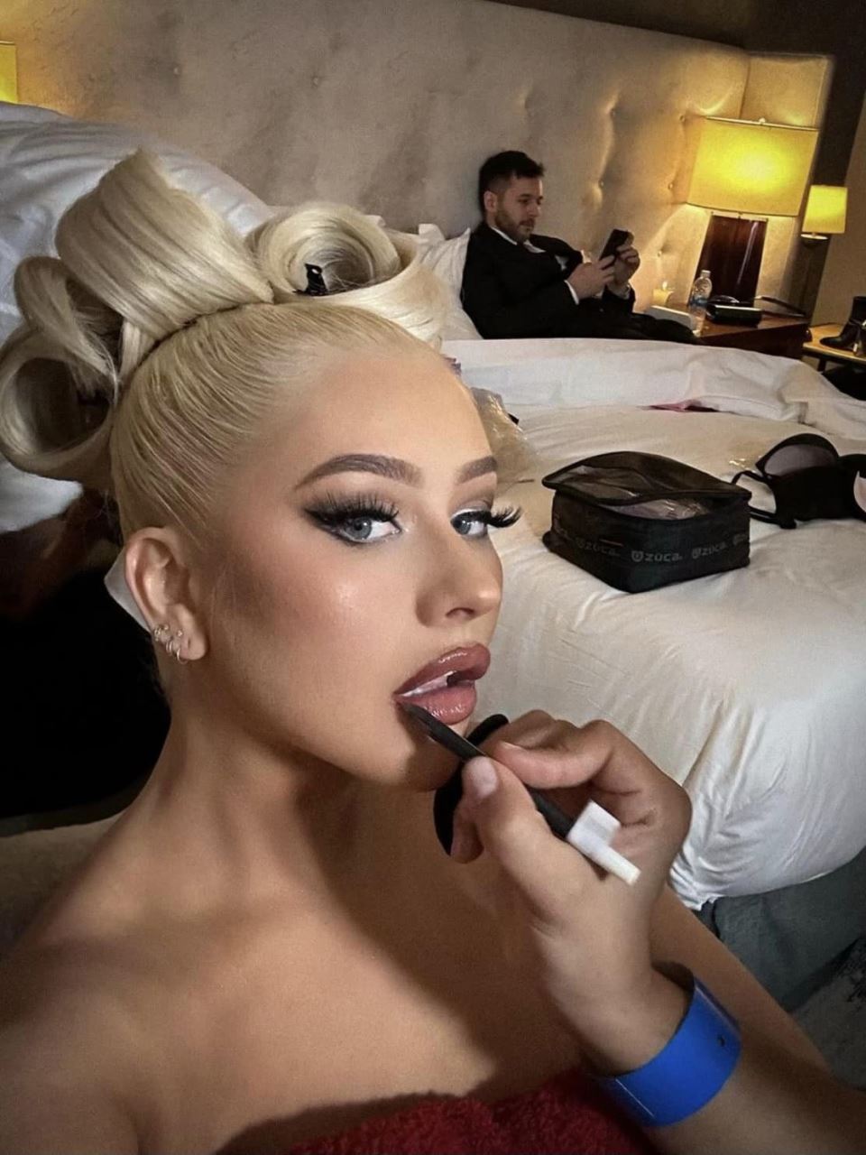 christina-aguilera-facebook.jpg