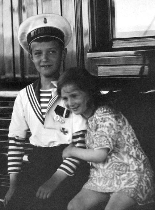 tsarevich-alexei-of-russia-and-princess-ileana-of-romania.jpg