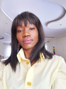 naomieresize225x300.jpg