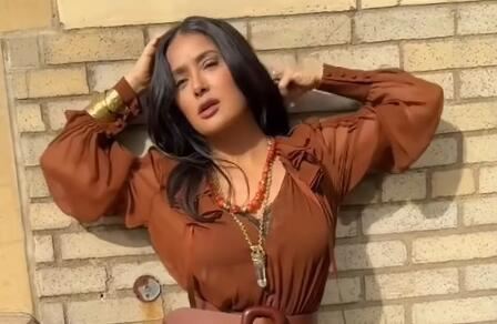 20241121-13-13-40salma-hayek-pinault--salmahayek--instagram-photos-and-videos.jpg