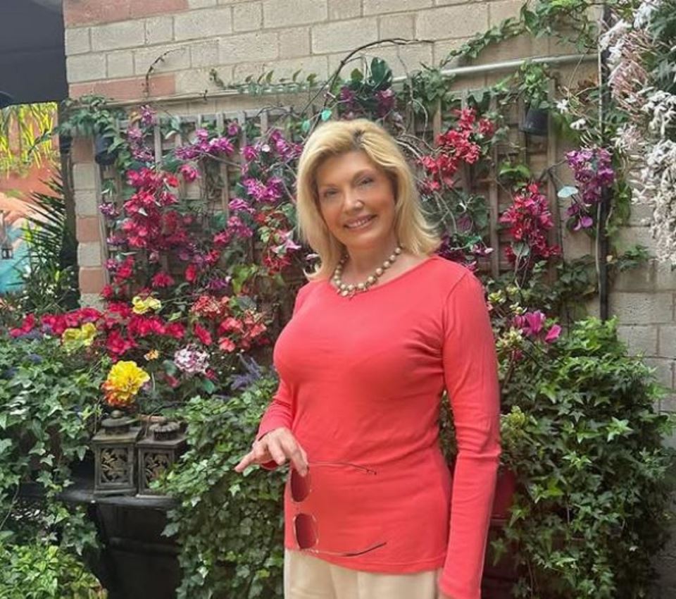 Suznana Mančić na selu.jpg