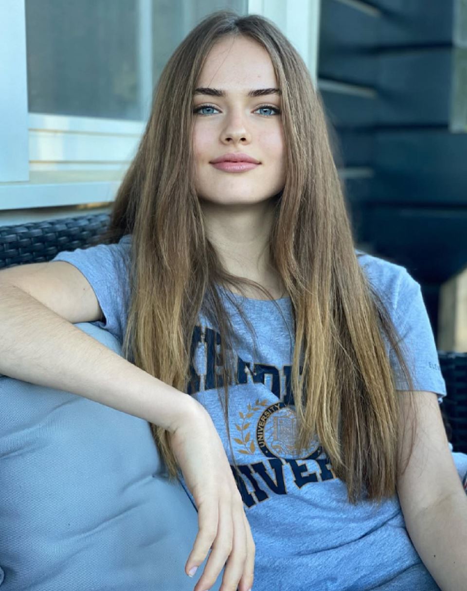 Kristina PIMENOVA NAJLEPSA DEVOJCICA.png