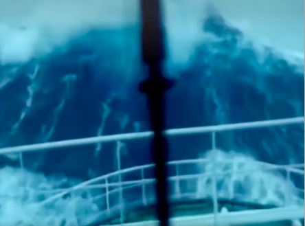 Veliki talasi u Bermudskom trouglu