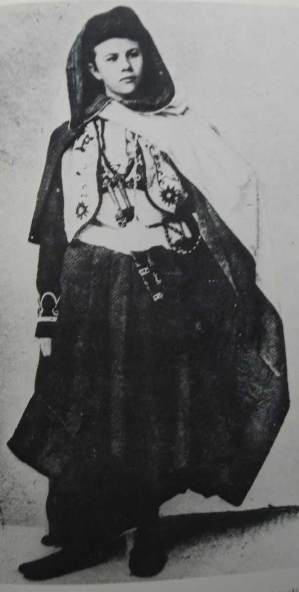 Izabel-Eberhard (1).jpg
