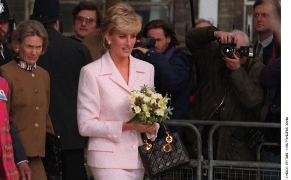 Princeza Dajana nosi Lady Dior tašnu