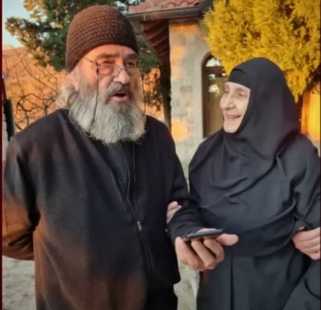 monasi muž i žena 4.jpg