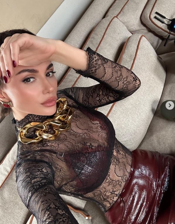 Emina Jahović 2 .jpg