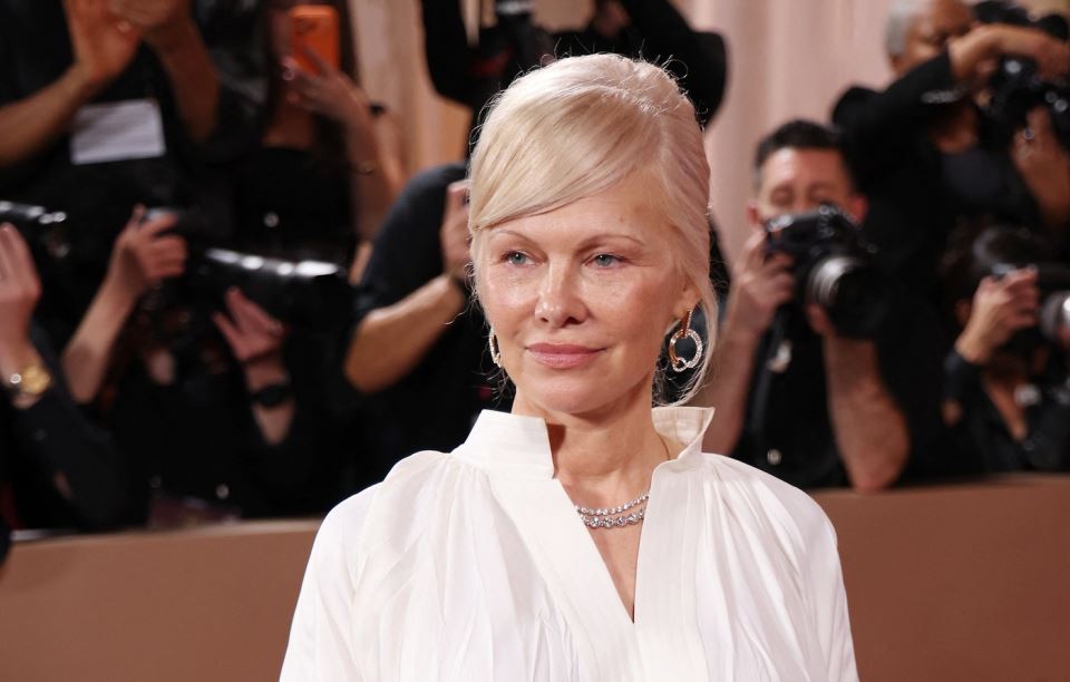 pamela-anderson (8).jpg