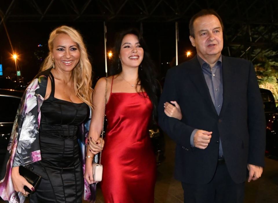 Ivica Dačić žena i ćerka.jpg