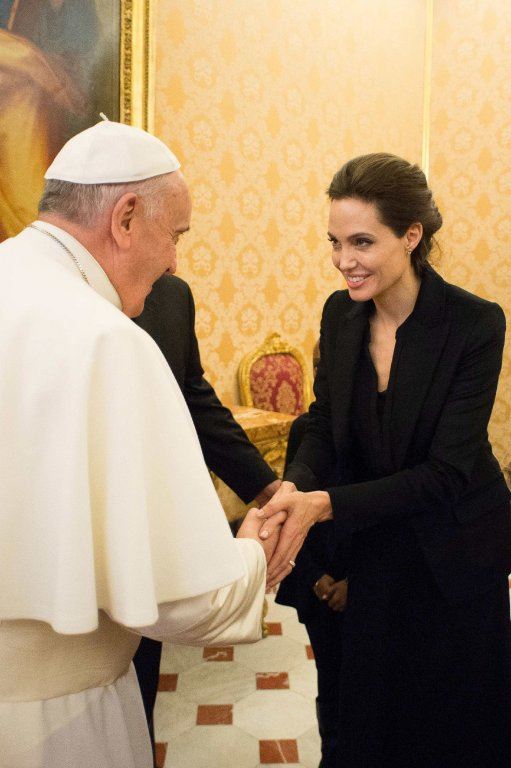 papa-franja-i-andjelina-dzoli.jpg