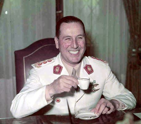 huan-peron.jpg