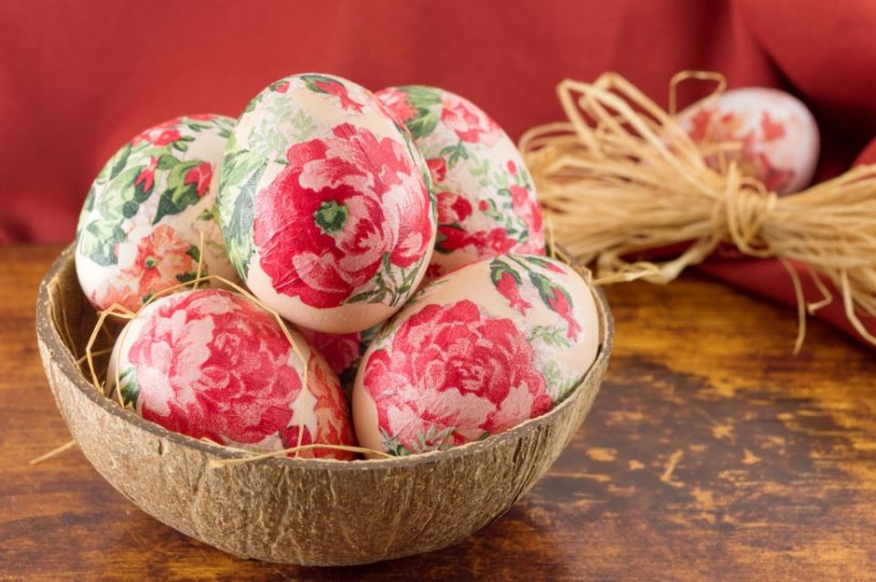 farbanje-jaja-dekupaz-tehnikom.jpg