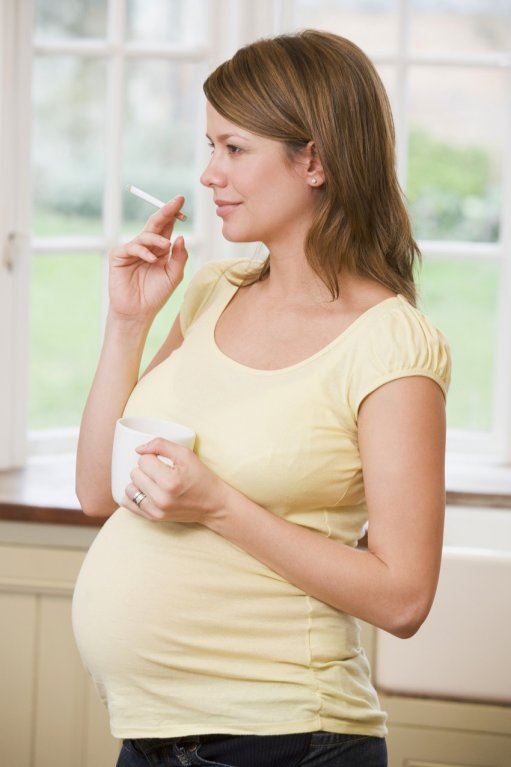 trudnica-sa-cigaretom-thinkstock.jpg